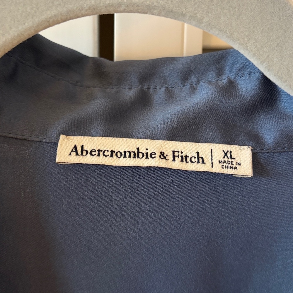 Abercrombie Slate Blue Oversized 90s Cropped Satin Shirt XL - Picture 2 of 7